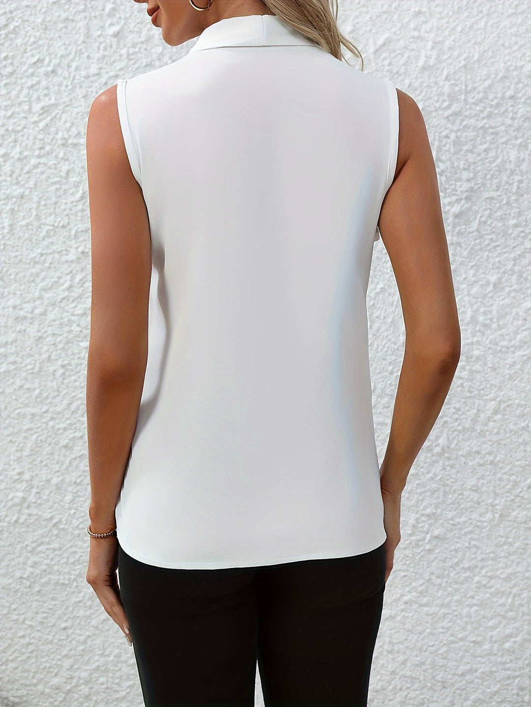 Kelsey | Sleeveless V-Neck Blouse